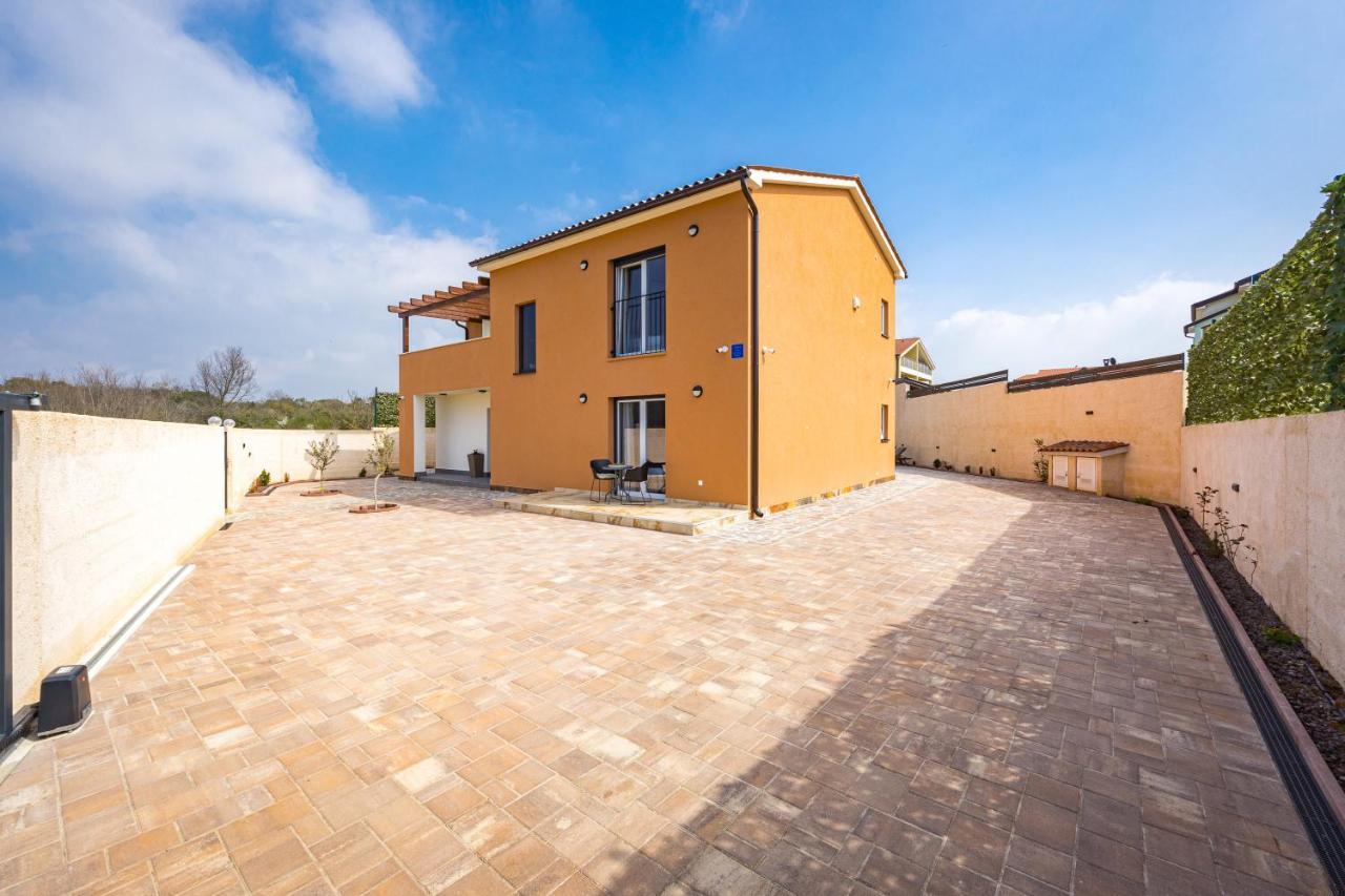Villa Nur Pula Exterior foto