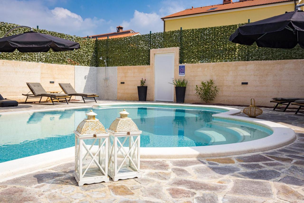 Villa Nur Pula Exterior foto
